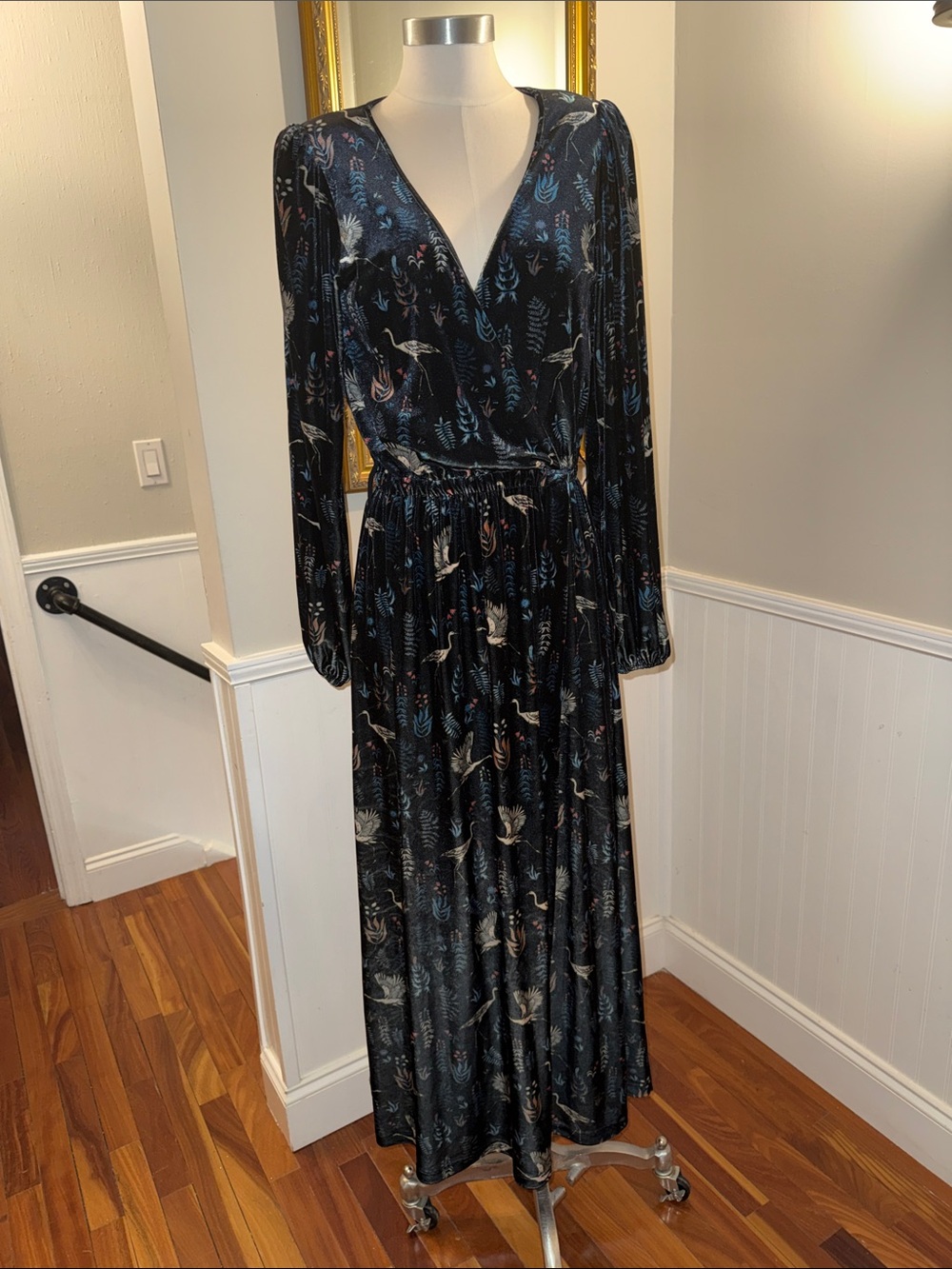 Fresha Navy Maxi Dress with floral print. Like new. Small.